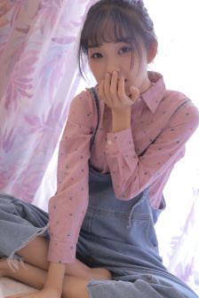 男生每次把我胸往里按